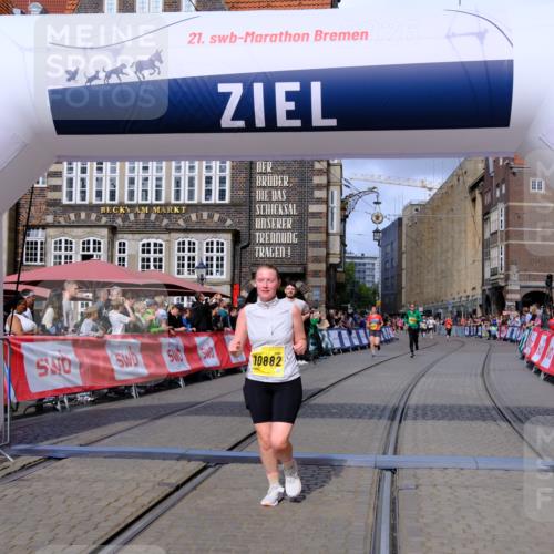 13.09.2026 - 21. swb-Marathon Bremen Tim E. http://msf.ph/oto/10348225 13.09.2026 11:20:08 Ziel 10430, 10882, 11457, 11546, 12472 meine-sportfotos.de