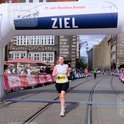 13.09.2026 - 21. swb-Marathon Bremen Tim E. http://msf.ph/oto/10348236 13.09.2026 11:20:08 Ziel 10430, 10882, 11457, 11546, 12472 meine-sportfotos.de