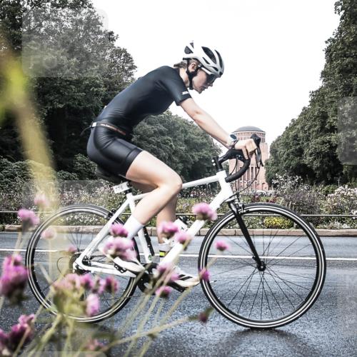 13.09.2026 - Stadtparktriathlon H.Heesch http://msf.ph/oto/10348258 13.09.2026 11:21:11 Radfahren 696, 776, 781 meine-sportfotos.de