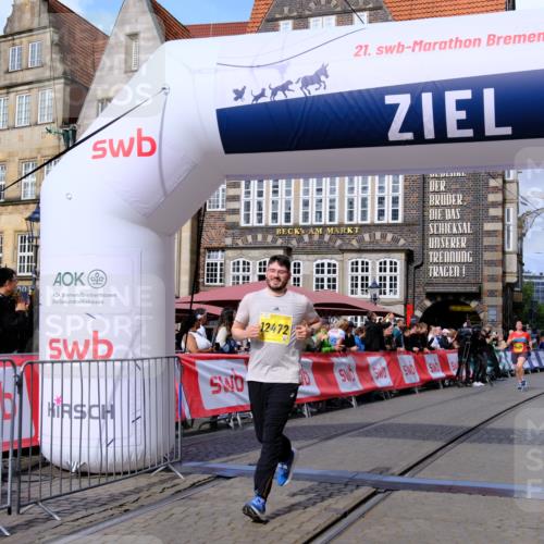 13.09.2026 - 21. swb-Marathon Bremen Tim E. http://msf.ph/oto/10348275 13.09.2026 11:20:11 Ziel 10430, 10882, 11546, 12472 meine-sportfotos.de