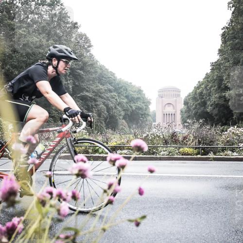 13.09.2026 - Stadtparktriathlon H.Heesch http://msf.ph/oto/10348304 13.09.2026 10:19:32 Radfahren 225, 229, 305, 322 meine-sportfotos.de