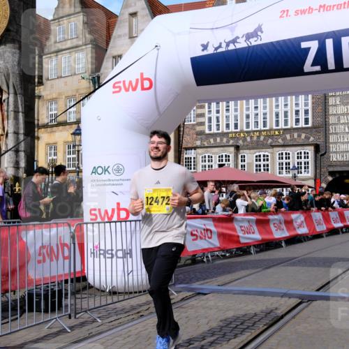 13.09.2026 - 21. swb-Marathon Bremen Tim E. http://msf.ph/oto/10348316 13.09.2026 11:20:11 Ziel 10430, 10882, 11546, 12472 meine-sportfotos.de