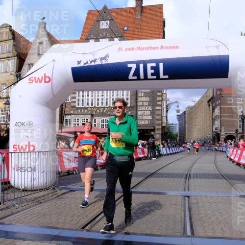 13.09.2026 - 21. swb-Marathon Bremen Tim E. http://msf.ph/oto/10348333 13.09.2026 11:20:16 Ziel 10430, 10882, 11546, 12472 meine-sportfotos.de