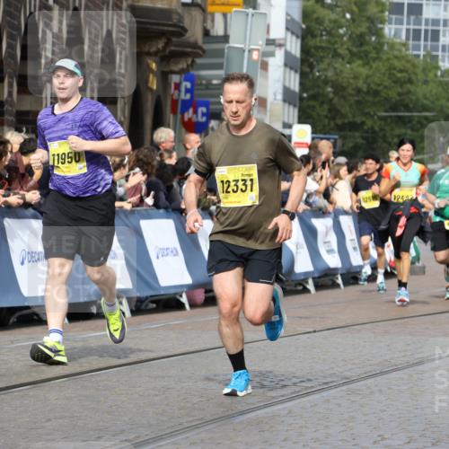 13.09.2026 - 21. swb-Marathon Bremen Strokosch-Dieckow http://msf.ph/oto/10348340 13.09.2026 10:53:52 Ziel 10141, 10222, 10227, 10478, 10479, 10626, 10757, 10821, 10838, 10845, 10886, 11168, 11242, 11379, 11446, 11502, 11590, 11800, 12056, 12119, 12308, 12341, 13597, 10579, 10708, 10822, 10947, 11010, 11206, 11290, 12075, 12244, 12356, 12435, 13531 meine-sportfotos.de