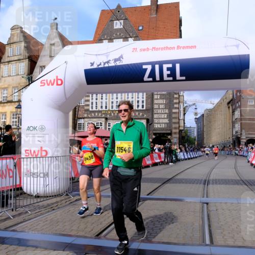 13.09.2026 - 21. swb-Marathon Bremen Tim E. http://msf.ph/oto/10348341 13.09.2026 11:20:16 Ziel 10430, 10882, 11546, 12472 meine-sportfotos.de