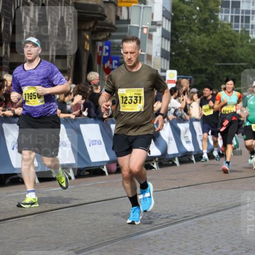 13.09.2026 - 21. swb-Marathon Bremen Strokosch-Dieckow http://msf.ph/oto/10348356 13.09.2026 10:53:52 Ziel 10141, 10222, 10227, 10478, 10479, 10626, 10757, 10821, 10838, 10845, 10886, 11168, 11242, 11379, 11446, 11502, 11590, 11800, 12056, 12119, 12308, 12341, 13597, 10579, 10708, 10822, 10947, 11010, 11206, 11290, 12075, 12244, 12356, 12435, 13531 meine-sportfotos.de