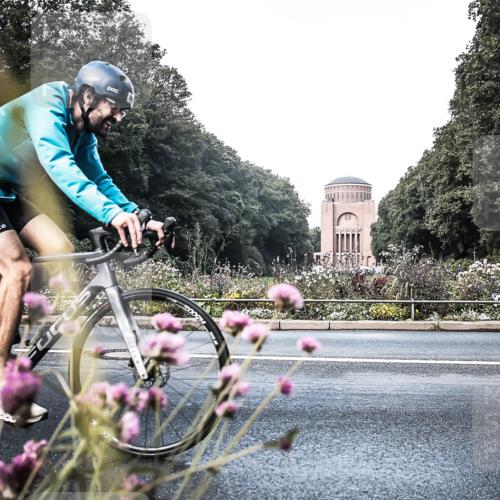 13.09.2026 - Stadtparktriathlon H.Heesch http://msf.ph/oto/10348377 13.09.2026 11:22:32 Radfahren 590, 748, 805 meine-sportfotos.de