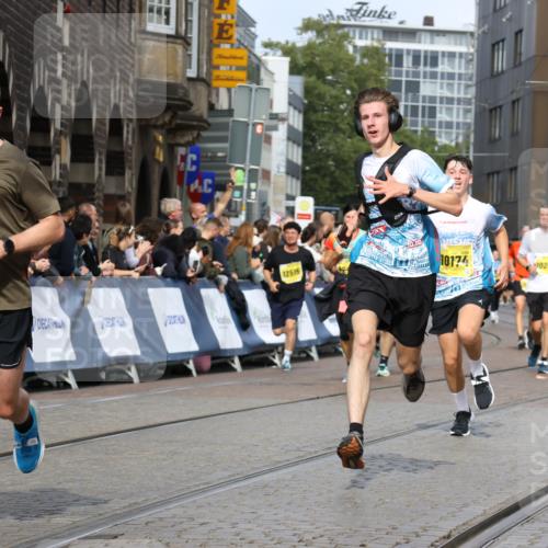 13.09.2026 - 21. swb-Marathon Bremen Strokosch-Dieckow http://msf.ph/oto/10348409 13.09.2026 10:53:53 Ziel 10141, 10222, 10227, 10478, 10479, 10626, 10821, 10838, 10845, 10886, 10905, 11168, 11242, 11379, 11446, 11502, 11590, 11800, 12056, 12119, 12308, 12331, 12341, 13597, 10579, 10822, 10947, 11010, 11206, 11290, 12075, 12244, 12356, 12435, 13531 meine-sportfotos.de