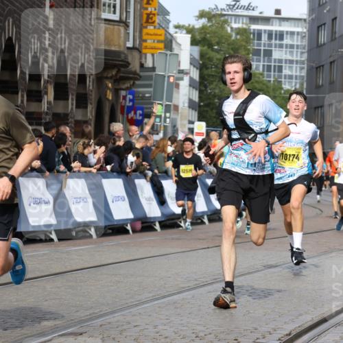 13.09.2026 - 21. swb-Marathon Bremen Strokosch-Dieckow http://msf.ph/oto/10348422 13.09.2026 10:53:53 Ziel 10141, 10222, 10227, 10478, 10479, 10626, 10821, 10838, 10845, 10886, 10905, 11168, 11242, 11379, 11446, 11502, 11590, 11800, 12056, 12119, 12308, 12331, 12341, 13597, 10579, 10822, 10947, 11010, 11206, 11290, 12075, 12244, 12356, 12435, 13531 meine-sportfotos.de