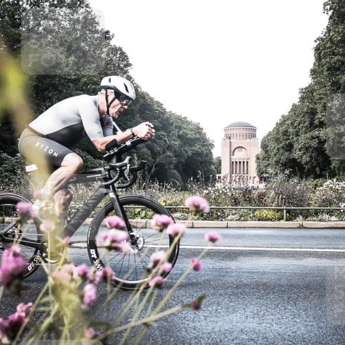 13.09.2026 - Stadtparktriathlon H.Heesch http://msf.ph/oto/10348423 13.09.2026 11:23:07 Radfahren 632, 634, 698, 807 meine-sportfotos.de