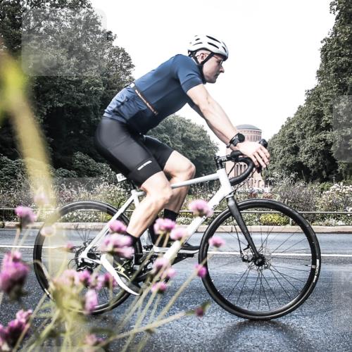 13.09.2026 - Stadtparktriathlon H.Heesch http://msf.ph/oto/10348427 13.09.2026 11:23:08 Radfahren 632, 698, 807 meine-sportfotos.de