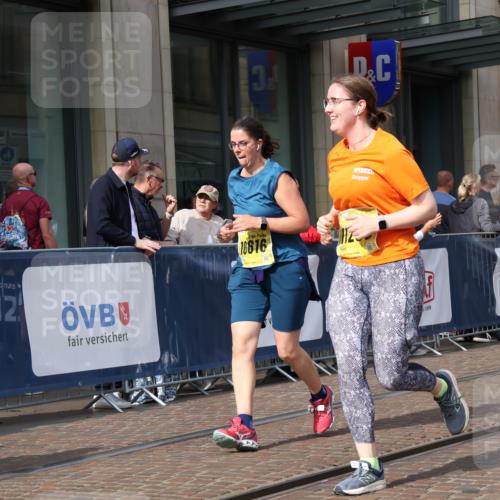 13.09.2026 - 21. swb-Marathon Bremen Strokosch-Dieckow http://msf.ph/oto/10348430 13.09.2026 11:11:31 Ziel 10490, 10552, 10582, 10616, 11239, 11927, 12082, 12286, 12336, 12553, 10155, 10419, 10510, 10511, 10546, 10611, 10977, 11036, 11216, 11231, 11289, 11458, 11533, 11702, 11745, 11870, 12126, 12148, 12220, 12286, 12311, 12336, 12396, 12464, 12508 meine-sportfotos.de