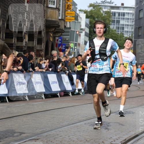 13.09.2026 - 21. swb-Marathon Bremen Strokosch-Dieckow http://msf.ph/oto/10348456 13.09.2026 10:53:53 Ziel 10141, 10222, 10227, 10478, 10479, 10626, 10821, 10838, 10845, 10886, 10905, 11168, 11242, 11379, 11446, 11502, 11590, 11800, 12056, 12119, 12308, 12331, 12341, 13597, 10579, 10822, 10947, 11010, 11206, 11290, 12075, 12244, 12356, 12435, 13531 meine-sportfotos.de