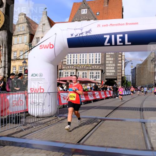 13.09.2026 - 21. swb-Marathon Bremen Tim E. http://msf.ph/oto/10348459 13.09.2026 11:20:36 Ziel 11244, 11296, 11333, 11337, 12285, 12374 meine-sportfotos.de