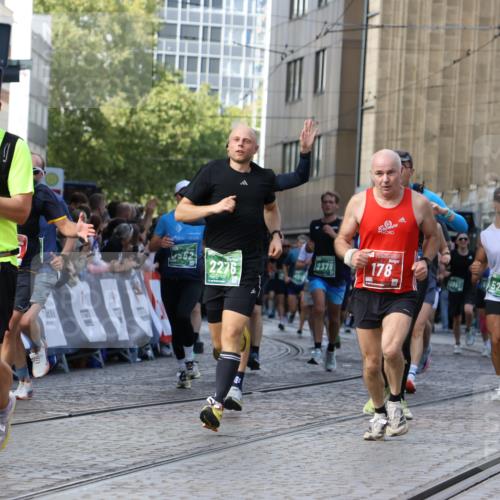 13.09.2026 - 21. swb-Marathon Bremen Strokosch-Dieckow http://msf.ph/oto/10348464 13.09.2026 13:28:45 Ziel 178, 210, 1239, 1380, 1460, 2047, 2764, 2977, 3028, 3294, 3597, 4250, 5250, 5683, 5889, 8429, 8483, 8570, 9064, 9549, 430, 722, 725, 936, 1014, 1688, 2223, 2276, 2378, 2851, 2891, 3419, 3444, 3665, 3938, 5267, 5531, 5691, 5865, 6099, 6817, 6937, 6955, 7134, 8984, 8985, 9562, 13174 meine-sportfotos.de
