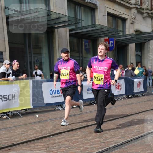 13.09.2026 - 21. swb-Marathon Bremen Strokosch-Dieckow http://msf.ph/oto/10348492 13.09.2026 11:11:37 Ziel 10490, 10582, 10616, 11585, 10155, 10510, 10511, 10546, 10552, 10977, 11036, 11216, 11231, 11239, 11289, 11458, 11533, 11702, 11870, 11927, 12082, 12126, 12148, 12220, 12286, 12311, 12336, 12464, 12508, 12553 meine-sportfotos.de