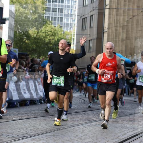 13.09.2026 - 21. swb-Marathon Bremen Strokosch-Dieckow http://msf.ph/oto/10348506 13.09.2026 13:28:45 Ziel 178, 210, 1239, 1380, 1460, 2047, 2764, 2977, 3028, 3294, 3597, 4250, 5250, 5683, 5889, 8429, 8483, 8570, 9064, 9549, 430, 722, 725, 936, 1014, 1688, 2223, 2276, 2378, 2851, 2891, 3419, 3444, 3665, 3938, 5267, 5531, 5691, 5865, 6099, 6817, 6937, 6955, 7134, 8984, 8985, 9562, 13174 meine-sportfotos.de