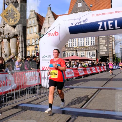 13.09.2026 - 21. swb-Marathon Bremen Tim E. http://msf.ph/oto/10348519 13.09.2026 11:20:36 Ziel 11244, 11296, 11333, 11337, 12285, 12374 meine-sportfotos.de