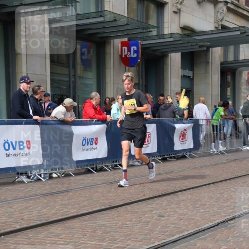13.09.2026 - 21. swb-Marathon Bremen Strokosch-Dieckow http://msf.ph/oto/10348553 13.09.2026 11:11:40 Ziel 10490, 10582, 11585, 12012, 10155, 10510, 10511, 10546, 10552, 10616, 10977, 11036, 11216, 11239, 11289, 11533, 11702, 11870, 11927, 12082, 12126, 12220, 12286, 12311, 12336, 12464, 12508, 12553 meine-sportfotos.de