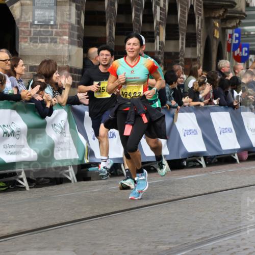 13.09.2026 - 21. swb-Marathon Bremen Strokosch-Dieckow http://msf.ph/oto/10348589 13.09.2026 10:53:56 Ziel 10141, 10174, 10222, 10227, 10478, 10479, 10626, 10821, 10838, 10845, 10886, 10905, 11242, 11446, 11502, 11590, 11800, 11950, 12056, 12119, 12308, 12331, 12341, 13597, 10822, 10947, 11010, 11290, 11329, 11361, 11765, 11998, 12356, 12435, 13531 meine-sportfotos.de