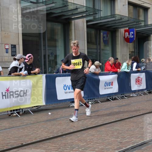 13.09.2026 - 21. swb-Marathon Bremen Strokosch-Dieckow http://msf.ph/oto/10348591 13.09.2026 11:11:42 Ziel 10490, 10582, 11585, 12012, 10155, 10510, 10511, 10546, 10552, 10616, 10977, 11036, 11216, 11239, 11289, 11533, 11702, 11870, 11927, 12082, 12126, 12220, 12286, 12311, 12336, 12464, 12508, 12553 meine-sportfotos.de