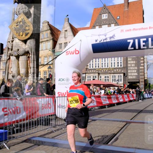 13.09.2026 - 21. swb-Marathon Bremen Tim E. http://msf.ph/oto/10348625 13.09.2026 11:20:44 Ziel 10161, 11296, 11541, 11980, 12285, 12374 meine-sportfotos.de