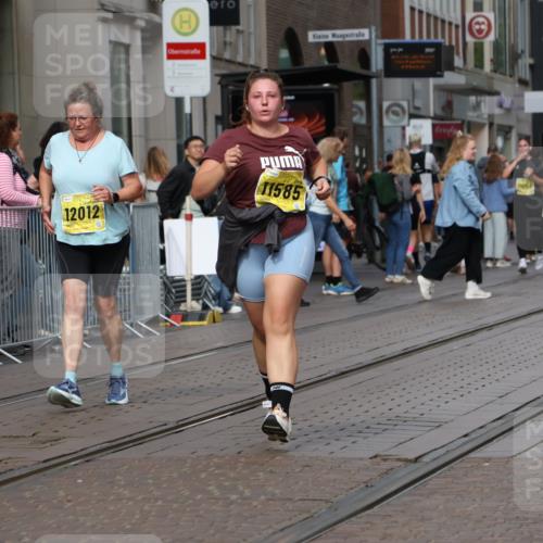 13.09.2026 - 21. swb-Marathon Bremen Strokosch-Dieckow http://msf.ph/oto/10348658 13.09.2026 11:11:50 Ziel 10414, 10490, 10582, 11052, 11585, 11633, 12012, 10155, 10510, 10511, 10546, 10552, 10582, 10616, 10977, 11239, 11289, 11533, 11702, 11927, 12082, 12220, 12286, 12311, 12336, 12553 meine-sportfotos.de