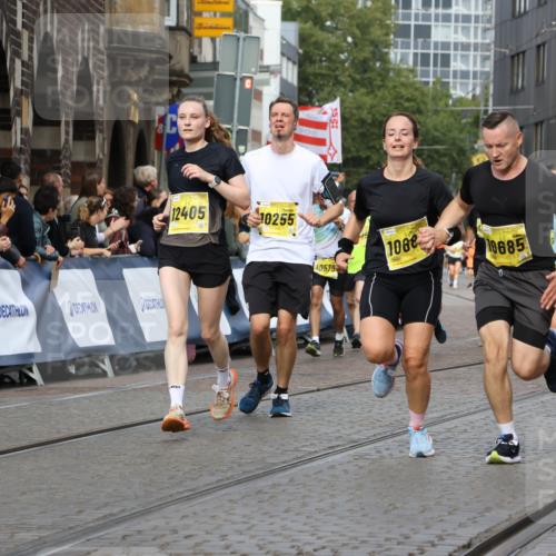 13.09.2026 - 21. swb-Marathon Bremen Strokosch-Dieckow http://msf.ph/oto/10348661 13.09.2026 10:53:57 Ziel 10141, 10174, 10222, 10227, 10478, 10479, 10626, 10838, 10845, 10886, 10905, 11242, 11446, 11502, 11590, 11800, 11950, 12056, 12119, 12308, 12331, 12341, 13597, 10822, 10947, 10996, 11010, 11290, 11329, 11361, 11765, 11998, 12356, 12435, 13531 meine-sportfotos.de