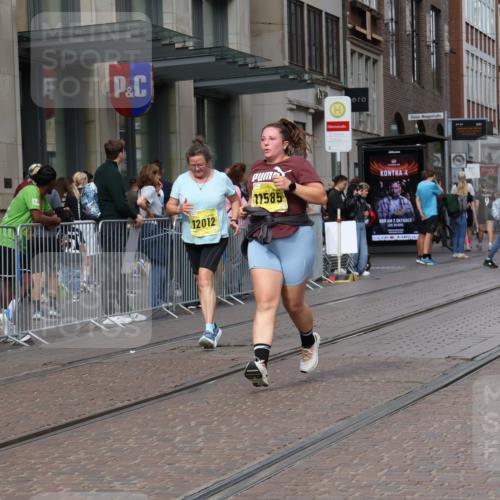 13.09.2026 - 21. swb-Marathon Bremen Strokosch-Dieckow http://msf.ph/oto/10348689 13.09.2026 11:11:51 Ziel 10414, 10490, 11052, 11585, 11633, 12012, 10155, 10510, 10511, 10546, 10552, 10582, 10616, 10977, 11239, 11289, 11533, 11702, 11927, 12082, 12286, 12311, 12336, 12553 meine-sportfotos.de