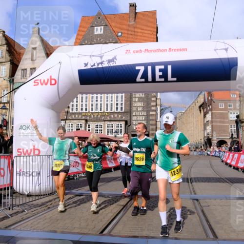 13.09.2026 - 21. swb-Marathon Bremen Tim E. http://msf.ph/oto/10348771 13.09.2026 11:20:56 Ziel 10161, 11529, 11530, 11541, 11675, 11980, 12153, 12316, 12317 meine-sportfotos.de