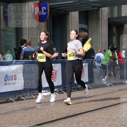 13.09.2026 - 21. swb-Marathon Bremen Strokosch-Dieckow http://msf.ph/oto/10348802 13.09.2026 11:12:05 Ziel 10213, 10406, 10414, 10909, 11052, 11090, 11633, 11716, 12012, 12327, 10490, 10582, 11585, 12012 meine-sportfotos.de