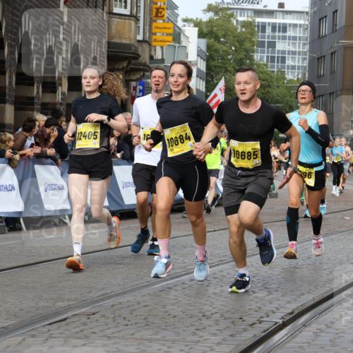 13.09.2026 - 21. swb-Marathon Bremen Strokosch-Dieckow http://msf.ph/oto/10348807 13.09.2026 10:53:58 Ziel 10141, 10174, 10222, 10227, 10478, 10479, 10626, 10684, 10838, 10845, 10886, 10905, 11242, 11446, 11502, 11590, 11800, 11950, 12056, 12119, 12308, 12331, 12341, 13597, 10822, 10947, 10996, 11010, 11290, 11329, 11361, 11765, 11998, 13531 meine-sportfotos.de