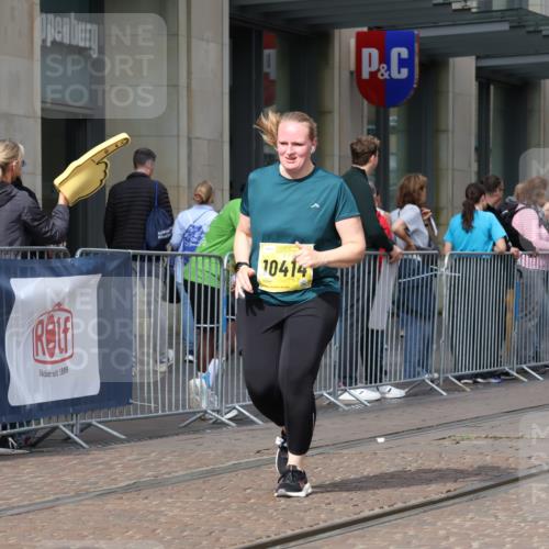 13.09.2026 - 21. swb-Marathon Bremen Strokosch-Dieckow http://msf.ph/oto/10348836 13.09.2026 11:12:06 Ziel 10213, 10406, 10414, 10874, 10875, 10909, 11052, 11090, 11633, 11716, 12327, 10490, 10582, 11585, 12012 meine-sportfotos.de