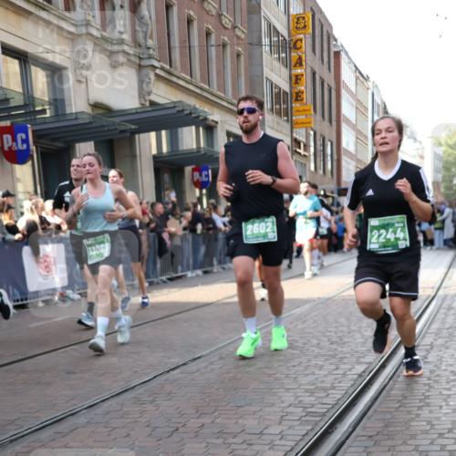 13.09.2026 - 21. swb-Marathon Bremen Strokosch-Dieckow http://msf.ph/oto/10348848 13.09.2026 13:31:02 Ziel 217, 922, 1398, 1600, 1627, 2244, 2513, 2602, 2707, 3152, 3343, 3392, 3396, 3579, 3762, 3859, 4258, 4477, 4647, 5375, 5504, 5673, 5720, 5765, 5846, 5979, 6147, 6619, 6732, 6968, 6971, 7001, 7296, 7812, 8035, 8097, 8239, 8339, 8342, 8726, 9147, 9155, 9274, 9337, 9822, 9969, 9977, 13066, 244, 800, 834, 1189, 1479, 1533, 1771, 1841, 1926, 1941, 2513, 2802, 2902, 2985, 3360, 3800, 4251, 4920, 5600, 5681, 5802, 6307, 7198, 7760, 7798, 8543 meine-sportfotos.de