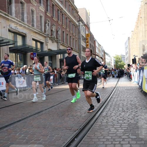 13.09.2026 - 21. swb-Marathon Bremen Strokosch-Dieckow http://msf.ph/oto/10348866 13.09.2026 13:31:03 Ziel 217, 922, 1398, 1600, 1627, 2244, 2602, 2707, 3152, 3343, 3392, 3396, 3579, 3762, 3859, 4258, 4477, 4647, 4889, 5375, 5504, 5673, 5720, 5765, 5979, 6039, 6147, 6619, 6968, 6971, 7001, 7296, 7812, 8035, 8097, 8239, 8339, 8342, 8726, 9147, 9155, 9274, 9337, 9822, 9969, 9977, 13066, 244, 1189, 1479, 1533, 1771, 1841, 1941, 2513, 2802, 2902, 2985, 3360, 3800, 4251, 4920, 5600, 5681, 5802, 6307, 7198, 7760, 7798, 8543 meine-sportfotos.de