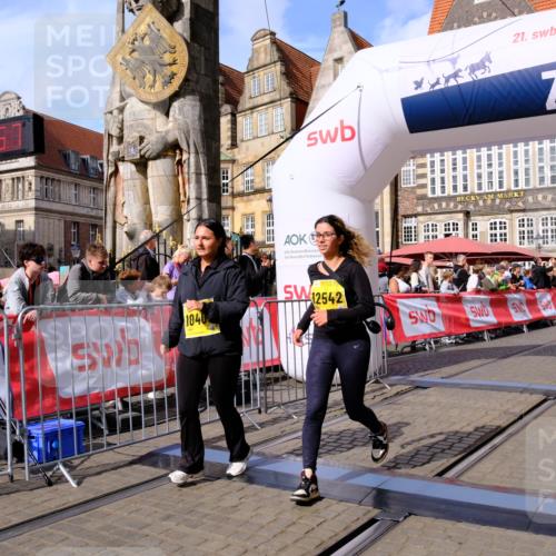 13.09.2026 - 21. swb-Marathon Bremen Tim E. http://msf.ph/oto/10348915 13.09.2026 11:21:14 Ziel 10407, 12542 meine-sportfotos.de