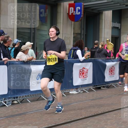 13.09.2026 - 21. swb-Marathon Bremen Strokosch-Dieckow http://msf.ph/oto/10348930 13.09.2026 11:12:16 Ziel 10213, 10354, 10406, 10743, 10874, 10875, 10909, 11090, 11657, 11716, 12234, 12327, 12497, 10414, 10490, 11052, 11585, 11633, 12012 meine-sportfotos.de
