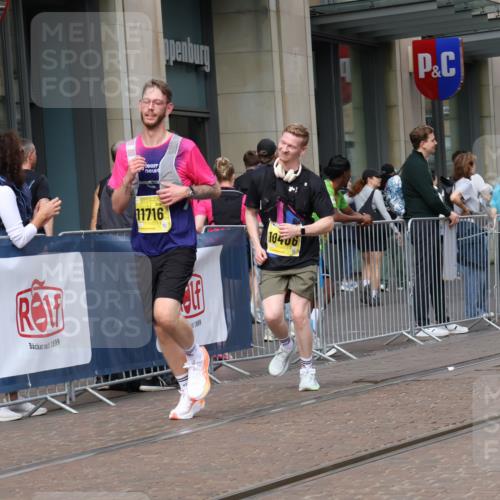 13.09.2026 - 21. swb-Marathon Bremen Strokosch-Dieckow http://msf.ph/oto/10348941 13.09.2026 11:12:16 Ziel 10213, 10354, 10406, 10743, 10874, 10875, 10909, 11090, 11657, 11716, 12234, 12327, 12497, 10414, 10490, 11052, 11585, 11633, 12012 meine-sportfotos.de