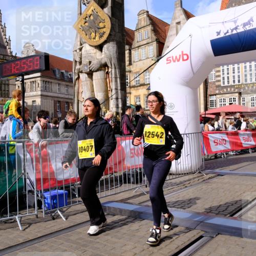 13.09.2026 - 21. swb-Marathon Bremen Tim E. http://msf.ph/oto/10348944 13.09.2026 11:21:14 Ziel 10407, 12542 meine-sportfotos.de