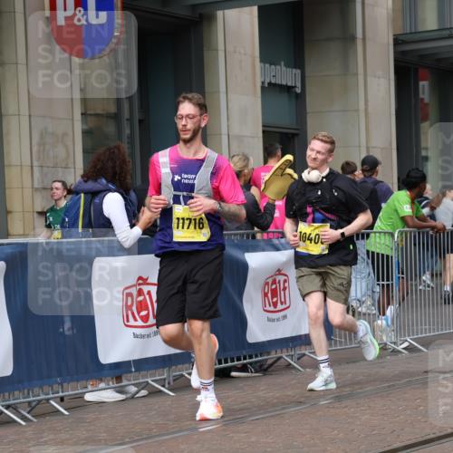 13.09.2026 - 21. swb-Marathon Bremen Strokosch-Dieckow http://msf.ph/oto/10348956 13.09.2026 11:12:16 Ziel 10213, 10354, 10406, 10743, 10874, 10875, 10909, 11090, 11657, 11716, 12234, 12327, 12497, 10414, 10490, 11052, 11585, 11633, 12012 meine-sportfotos.de