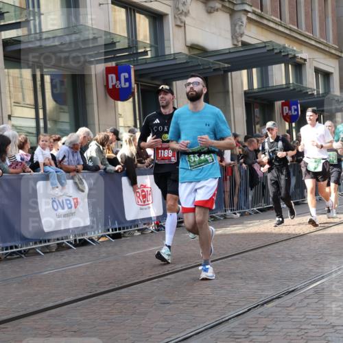 13.09.2026 - 21. swb-Marathon Bremen Strokosch-Dieckow http://msf.ph/oto/10348959 13.09.2026 13:31:05 Ziel 217, 922, 1398, 1600, 1627, 2244, 2602, 2707, 3152, 3343, 3392, 3396, 3579, 3762, 3859, 4258, 4477, 4692, 4889, 5375, 5504, 5673, 5720, 5765, 5979, 6039, 6147, 6619, 6968, 6971, 7001, 7032, 7296, 7812, 8035, 8097, 8239, 8339, 8342, 8495, 8522, 8726, 9147, 9155, 9293, 9337, 9822, 9969, 9977, 13066, 244, 1189, 1479, 1533, 1771, 1841, 1941, 2513, 2802, 2902, 2985, 3360, 3800, 4251, 4920, 5600, 5681, 5802, 6307, 7198, 7760, 7798, 8543 meine-sportfotos.de