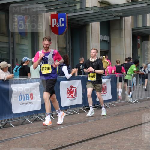 13.09.2026 - 21. swb-Marathon Bremen Strokosch-Dieckow http://msf.ph/oto/10348984 13.09.2026 11:12:17 Ziel 10213, 10354, 10406, 10743, 10874, 10875, 10909, 11090, 11657, 11716, 12234, 12327, 12497, 10213, 10414, 10490, 11052, 11585, 11633, 12012 meine-sportfotos.de