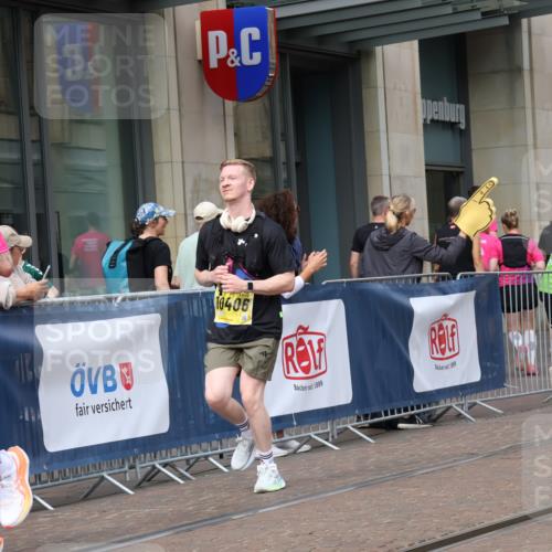 13.09.2026 - 21. swb-Marathon Bremen Strokosch-Dieckow http://msf.ph/oto/10349011 13.09.2026 11:12:18 Ziel 10354, 10406, 10743, 10874, 10875, 10909, 11090, 11657, 11716, 12234, 12327, 12423, 12497, 10213, 10414, 10490, 11052, 11585, 11633, 12012 meine-sportfotos.de