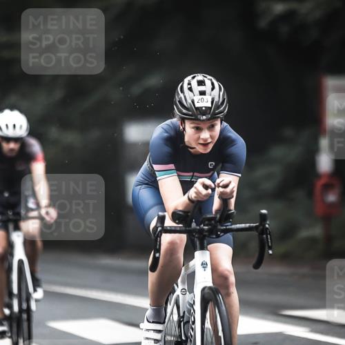 13.09.2026 - Stadtparktriathlon H.Heesch http://msf.ph/oto/10349033 13.09.2026 09:15:08 Radfahren 9, 29, 142, 163, 203 meine-sportfotos.de