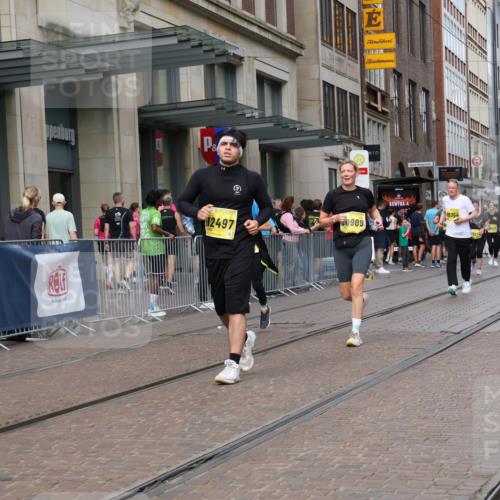 13.09.2026 - 21. swb-Marathon Bremen Strokosch-Dieckow http://msf.ph/oto/10349070 13.09.2026 11:12:21 Ziel 10354, 10483, 10743, 10874, 10875, 10909, 11090, 11657, 12234, 12423, 12497, 10213, 10406, 10414, 10490, 11052, 11585, 11633, 11716, 12012, 12327 meine-sportfotos.de
