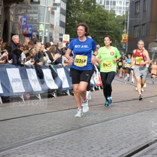 13.09.2026 - 21. swb-Marathon Bremen Strokosch-Dieckow http://msf.ph/oto/10349089 13.09.2026 10:54:05 Ziel 10141, 10174, 10222, 10227, 10255, 10478, 10684, 10685, 10708, 10838, 10845, 10905, 11242, 11446, 11489, 11502, 11596, 11950, 12119, 12331, 12341, 12405, 12492, 12515, 13597, 10359, 10577, 10749, 10996, 11099, 11118, 11329, 11361, 11476, 11765, 11843, 11989, 11998 meine-sportfotos.de