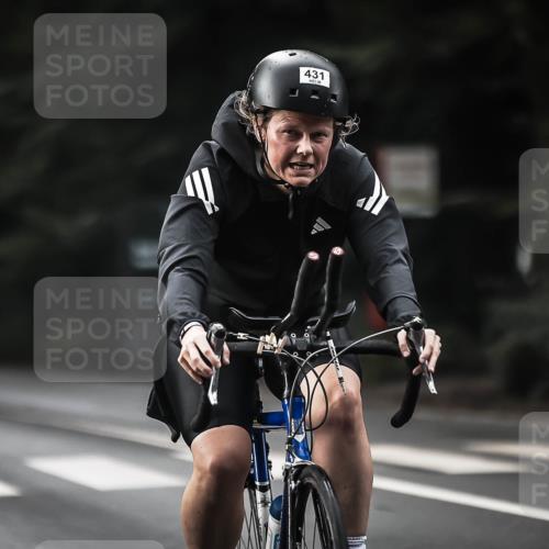 13.09.2026 - Stadtparktriathlon H.Heesch http://msf.ph/oto/10349106 13.09.2026 11:00:12 Radfahren 375, 431, 482, 489, 543, 660 meine-sportfotos.de
