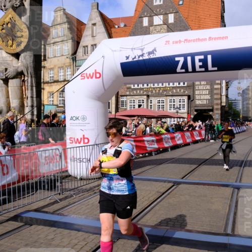 13.09.2026 - 21. swb-Marathon Bremen Tim E. http://msf.ph/oto/10349122 13.09.2026 11:22:16 Ziel 11639, 11698, 12157, 12211 meine-sportfotos.de