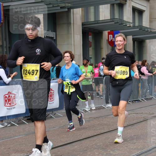 13.09.2026 - 21. swb-Marathon Bremen Strokosch-Dieckow http://msf.ph/oto/10349129 13.09.2026 11:12:23 Ziel 10354, 10483, 10743, 10874, 10875, 10909, 11090, 11657, 12234, 12423, 12497, 10213, 10406, 10414, 11052, 11585, 11633, 11716, 12012, 12327 meine-sportfotos.de
