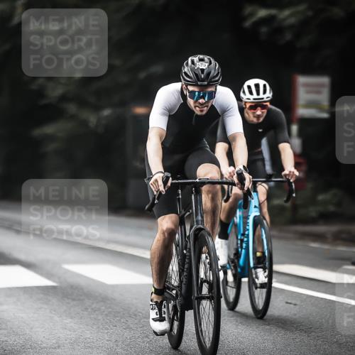 13.09.2026 - Stadtparktriathlon H.Heesch http://msf.ph/oto/10349146 13.09.2026 11:00:22 Radfahren 479, 529, 553 meine-sportfotos.de